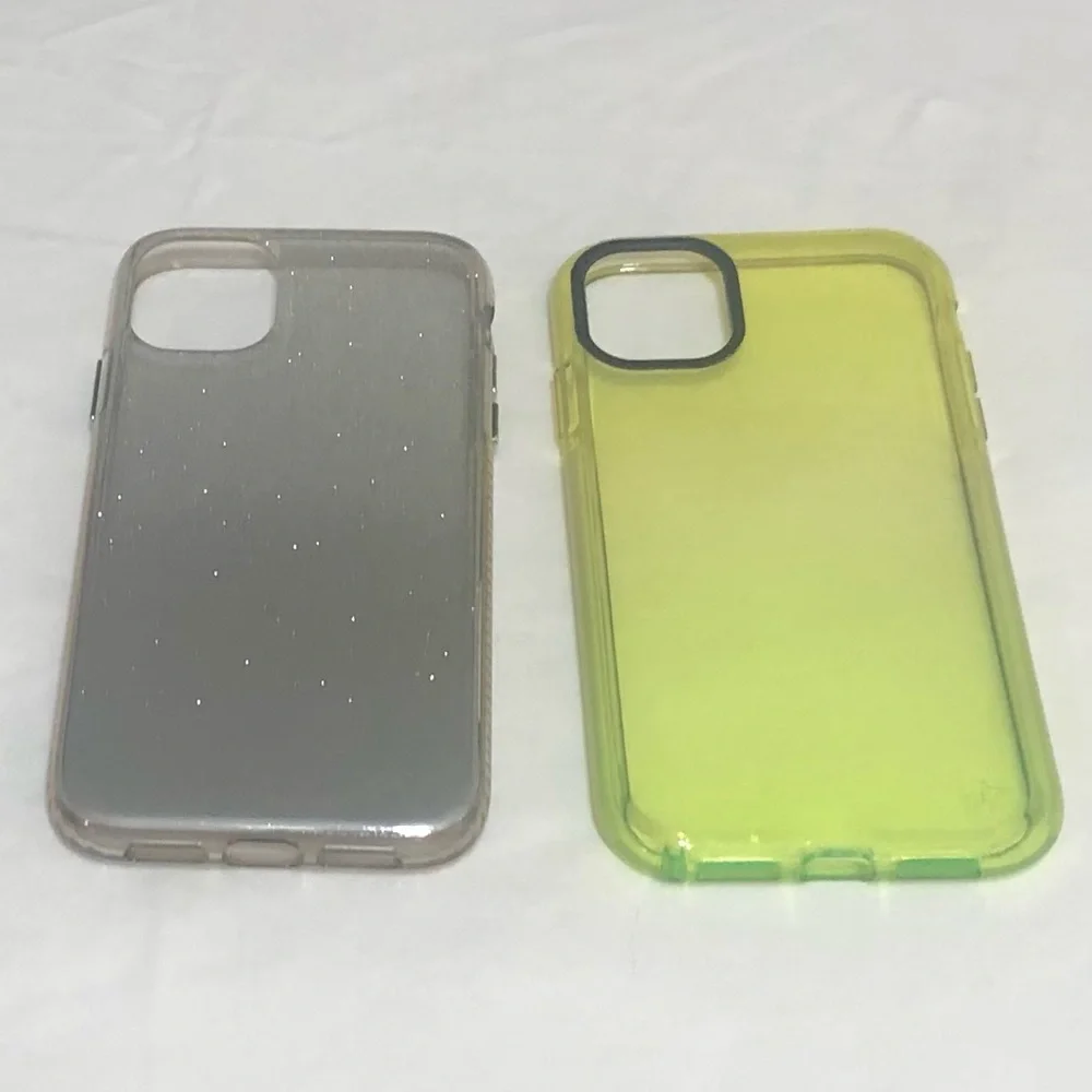 2PK iPhone 11 and XR cases. Green, silver.